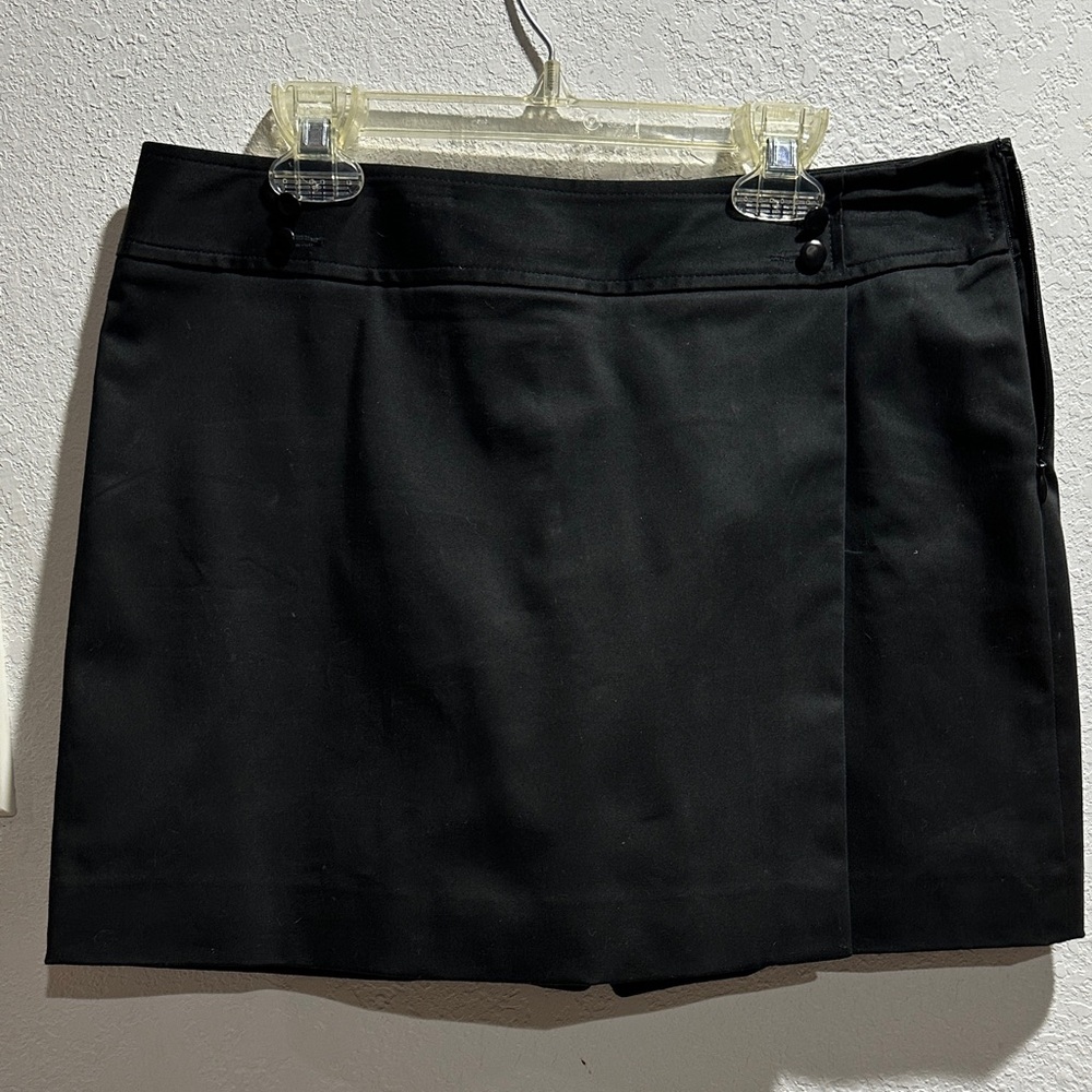 Ann Taylor Black Skort